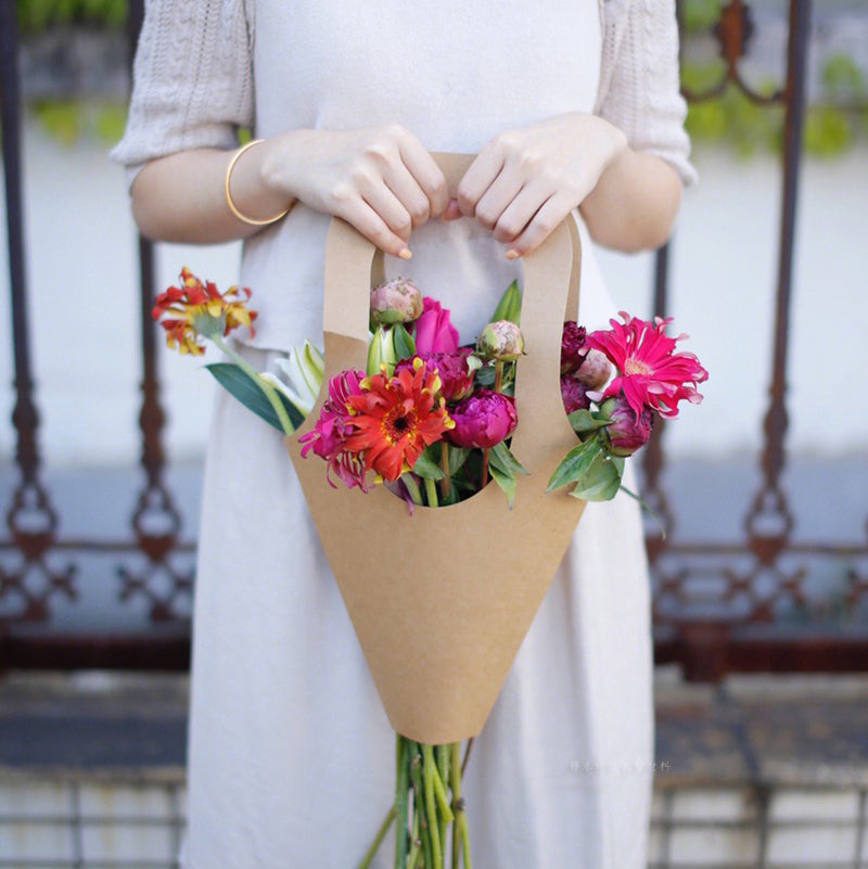 Whaline 6Pcs Paper Flower Bags with Metal Chain Bouquet Storage Bucket  Florist Bag Handbag Flower Bouquet Wrapping Basket Handbag for Wedding  Party